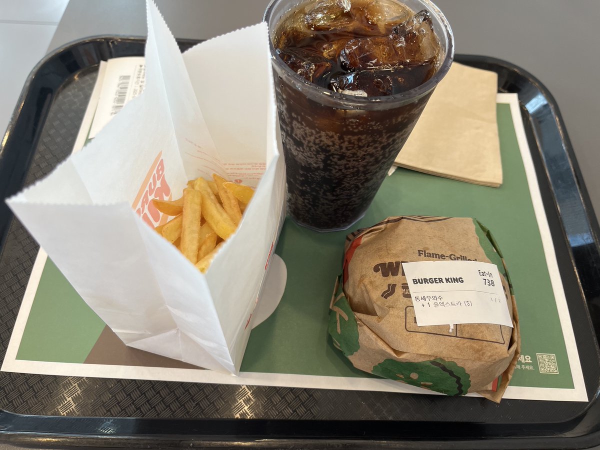 ppilu9's tweet image. 버거킹 통새우와퍼에 올엑스트라추가
스윗어니언감튀로 변경 제로콜라 조합 진짜 너무좋음
이거 먹는 동안은 그 어느것도 보지않고 15분간 햄버거와 감튀맛만 느끼고 잇을 정도로 좋음