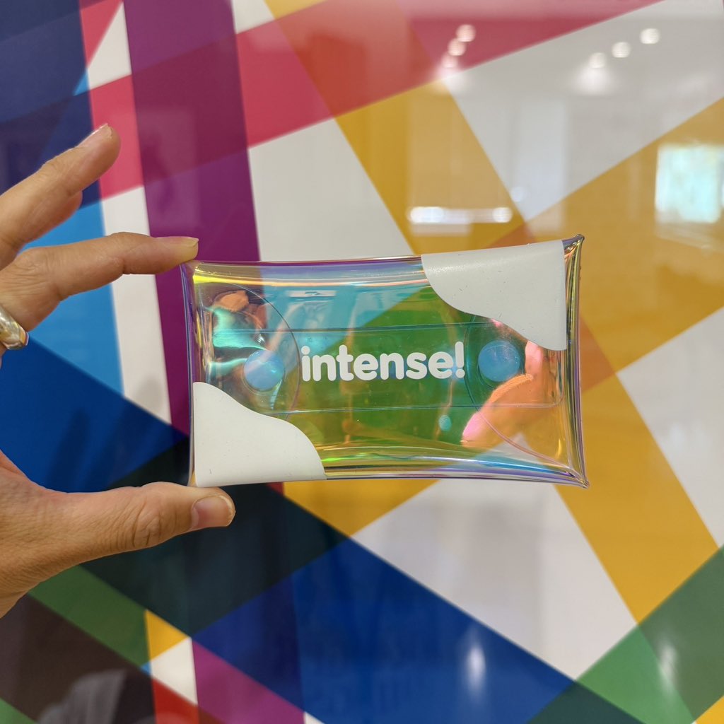 🎁 7/28(月)〜7/31(木)intense! 🎁

／
クリアポーチ「おローラさん」を
1週間で1名様に #プレゼント🎆✨
＼

このアカウントをフォロー&amp;
このポストをリポストで応募完了🌈

締切：7/31(木)18時

当選者は木曜日の
エンディングで発表します📣
#インテンス851 #FM大阪