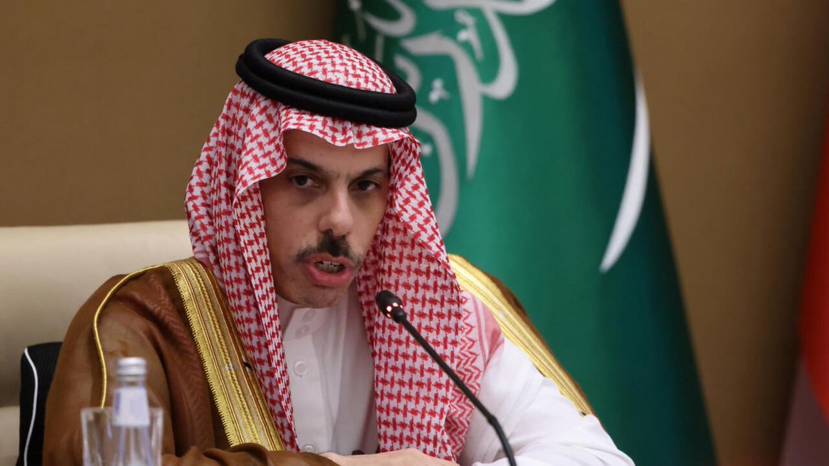 AD10O's tweet image. 🇸🇦وزير الخارجية: المملكة بقيادة #خادم_الحرمين_الشريفين وبمتابعة حثيثة من #ولي_العهد تبذل كافة الجهود لإرساء #السلام العادل في #الشرق_الأوسط .
#مؤتمر_حل_الدولتين