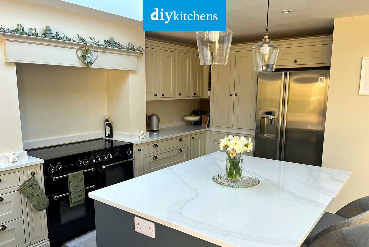 DIY_Kitchens's tweet photo. 🌟 Gaby from Kent shows us her completed Innova Helmsley Mussel &amp; Bespoke Painted Inframe #kitchen, supplied by DIY Kitchens (Ref:4094) - https://t.co/lMhkfaX2cQ

Visit https://t.co/mDGIyY2X5f to see how much you could save on your dream kitchen! 

#helmsley #inframekitchens https://t.co/sXwpq52ovO