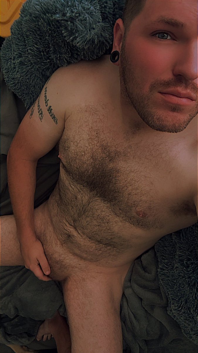 D_Jayyx's tweet photo. I’m liking the small change in my body as I work to improve it. https://t.co/nofA468Er2