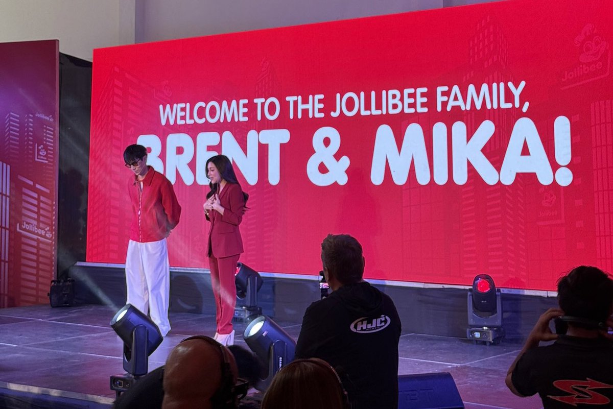 zellereen's tweet image. they prayed with their hearts and they waited without knowing what for. and when joy finally knocked, it looked just like this.
JOY DELIVERED WITH MIKBRENT
#MikBrentforJollibee | #JollibeeApp