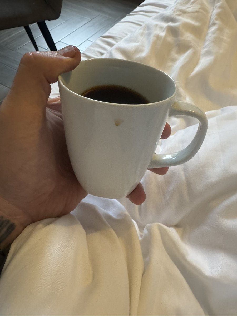 danielsjourney1's tweet image. Cannot wake up but have to wake up haha
And this place has no @NespressoUK coffee so I’m not happy haha 
Merry Monday from Dublin 
❤️❤️❤️