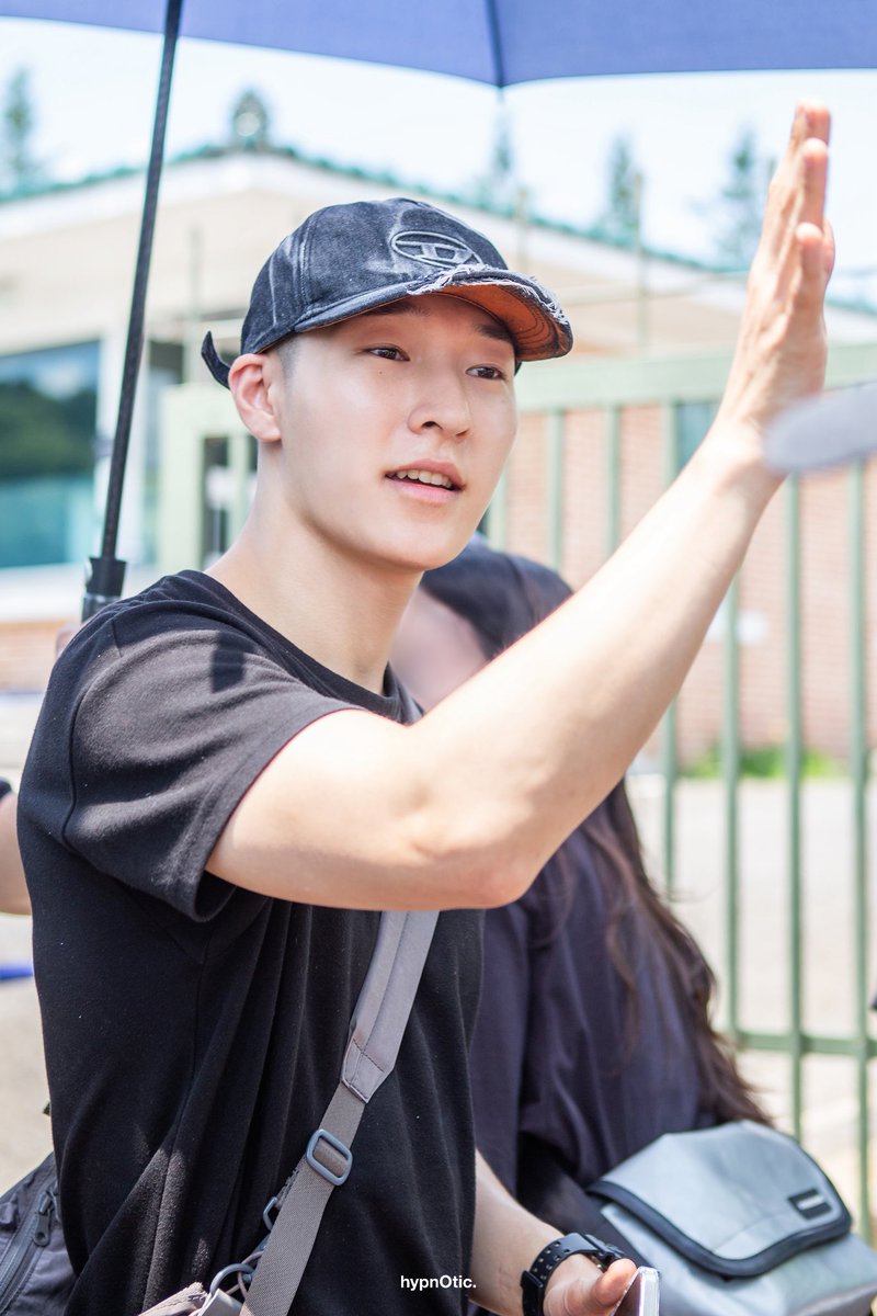 250728
#준지 #junji #김준형
#OnlyOneOf #온리원오브