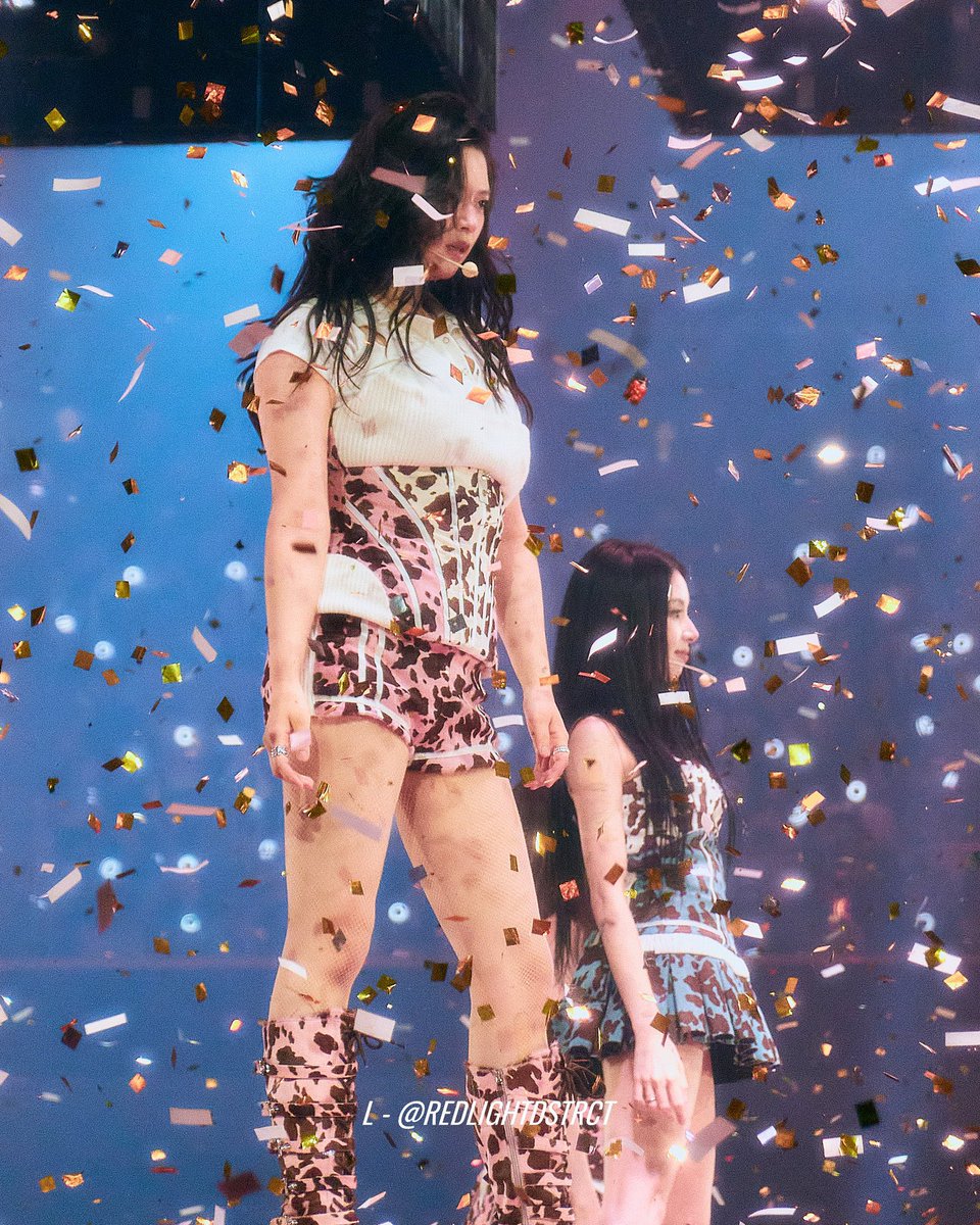TWICESJEONG's tweet image. craziest photos ever like how are they so perfect