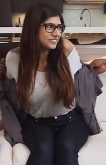 Ceemi_0's tweet image. Caught in a candid moment!💥😅  Who’s ready to join the vibe?
A thread 🧵📽️