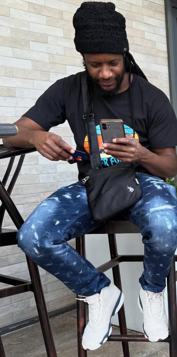ngyozama's tweet image. I have been seeing comments about Winky D’s phone, so you guys hamuzive a nothing phone
