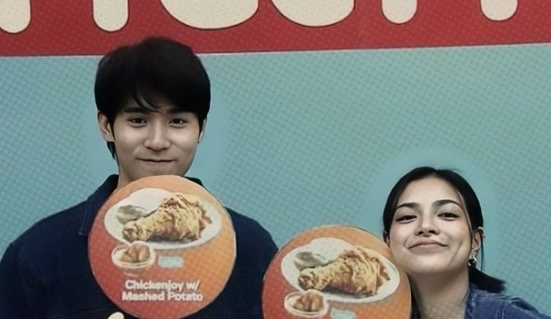 mainlymiks's tweet image. who's gonna tell pbb mika and brent na slowly theyre both achieving their dreams na mina-manifest lang nila sa bnk before ?? :( hay theyve come soo far deserve lahat lahaaat
JOY DELIVERED WITH MIKBRENT
#MikBrentforJollibee | #JollibeeApp