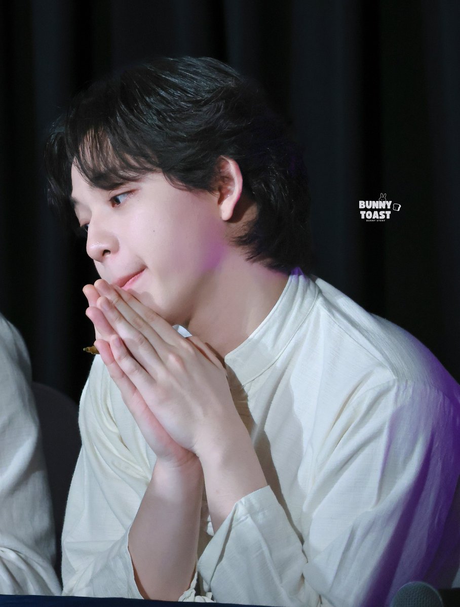 BunnyToast_'s tweet image. 26.07.25 ₍ᐢ‥ᐢ₎ ❤︎︎

⸝⸝@basjtr⸝⸝

ขนาดท่าไหว้ยังน่ามันเขี้ยว น่าเอ็นดูอ่ะลูก 🥹

#ADreamVoyageMaxkyBas_CNX
#แม็กกี้บาส #bbasjtr
#maxky_rp #บาสเด็กอ้วนที่แท้จริง