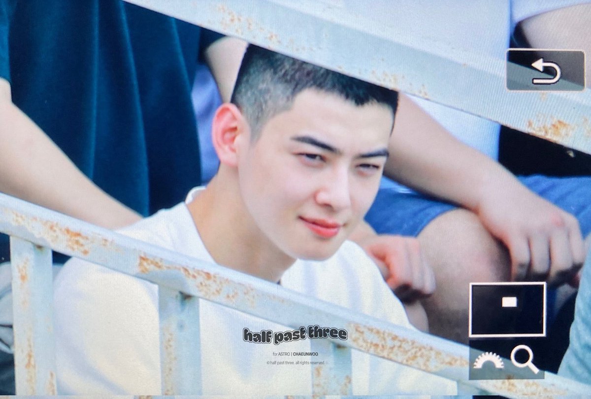 _halfpastthree_'s tweet photo. 250728 스탭들이랑 멤버들이랑 인사하구.. 몸 조심히 잘 다녀와 동민.ᐟ.ᐟ ʕ •̥ ˕ ก ʔ💙 진짜 많이 보고싶을거야.. 잘 기다리구 있을게.ᐟ.ᐟ

#차은우 #CHAEUNWOO #ASTRO https://t.co/ZxezqHY3fh