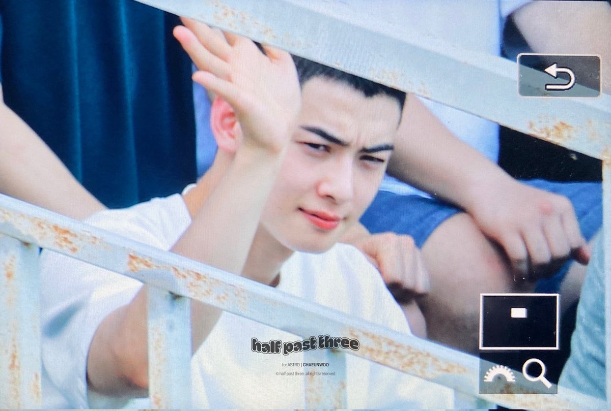 250728 스탭들이랑 멤버들이랑 인사하구.. 몸 조심히 잘 다녀와 동민.ᐟ.ᐟ ʕ •̥ ˕ ก ʔ💙 진짜 많이 보고싶을거야.. 잘 기다리구 있을게.ᐟ.ᐟ

#차은우 #CHAEUNWOO #ASTRO