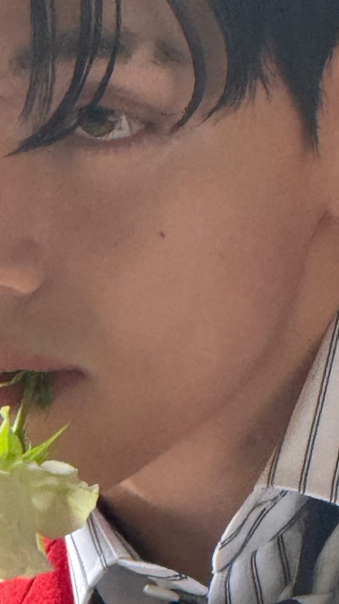 firewaterkvs's tweet image. those siren eyes with that pretty mole fck he’s so beautiful