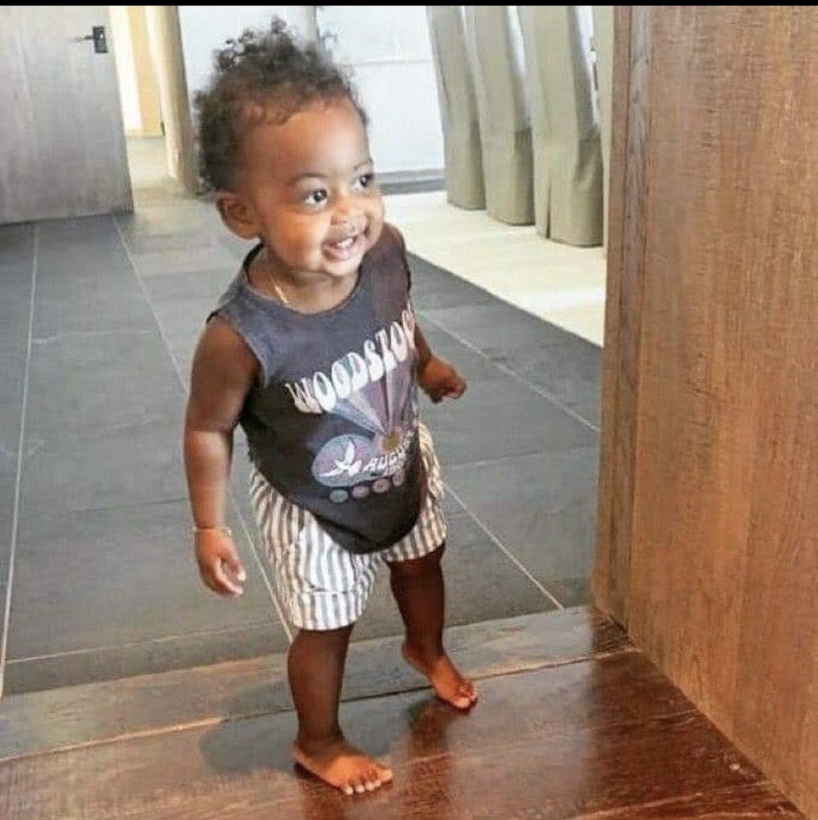 18Tshegofatso's tweet image. You are broke but you’re fighting to be on a status,fighting for good morning texts 🤷♀️all that energy you need to put it towards your future,if u weren’t broke ull be attracting a better quality partner.