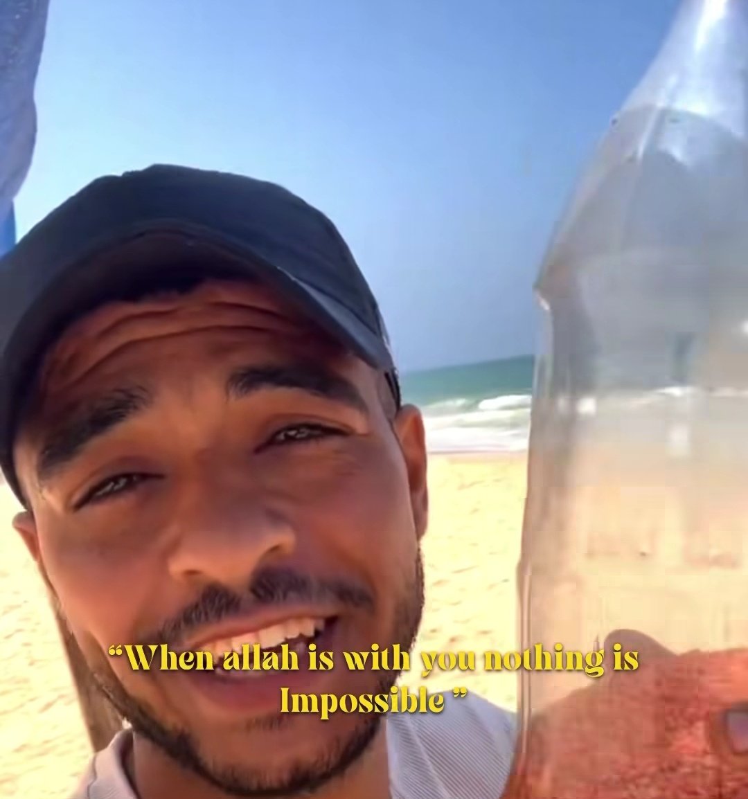 Sam__sung_'s tweet image. "Finally Palestinians receive bottle food thrown into the sea by Egyptians"
Allah-u-akbar!