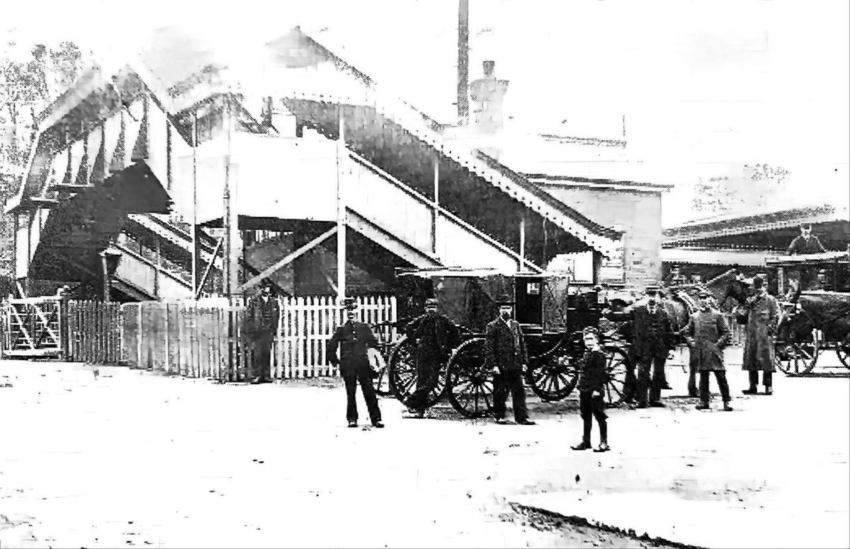 ExploringAlway's tweet image. 🇬🇧Camborne Railway Station c.1907.