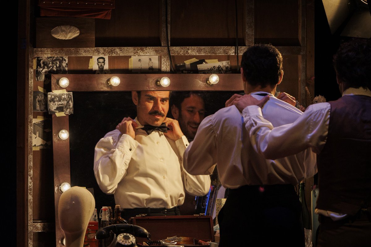 cultura_na's tweet photo. 🎭 Festival de Teatro de Olite / Erriberriko Antzerki Jaialdia

🔴 MIHURA, EL ÚLTIMO COMEDIÓGRAFO 

#TeatrOlite2025 @FundBaluarte  #navarra #nafarroakokultura #nafarroa #CulturaNavarra @Nave10Matadero @EntrecajasP https://t.co/rVfVG2TZE9