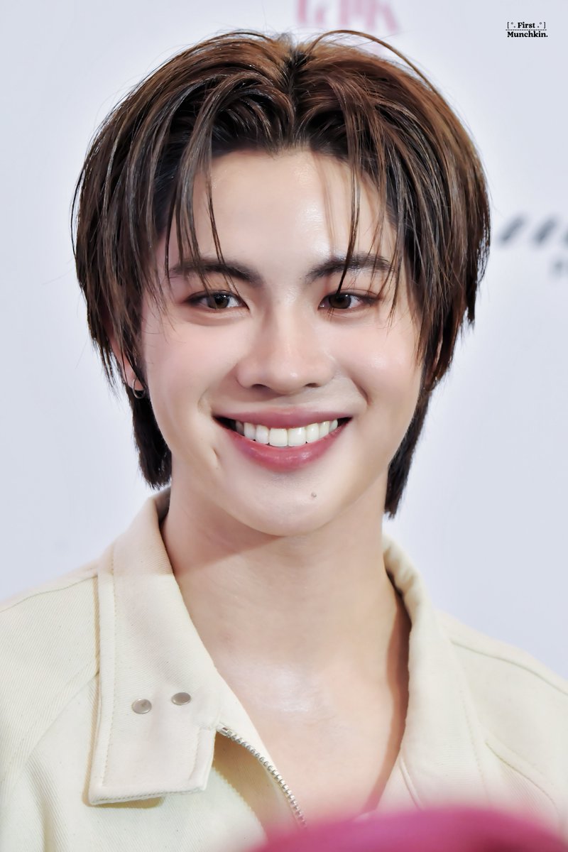 1stmunchk's tweet image. 📸 : 𝟮𝟳•𝟬𝟳•𝟮𝟱 | 𝘾𝙚𝙣𝙩𝙧𝙖𝙡 𝙒𝙤𝙧𝙡𝙙
🐰: #Firstone | @firstone_wnk 

• ตาแป๋ว ยิ้มสวย สเปค(มติมันท์) 🤭😍

☘︎ #praewtalk2025xTleFirstOne
☘︎ #1stMunchkSnap