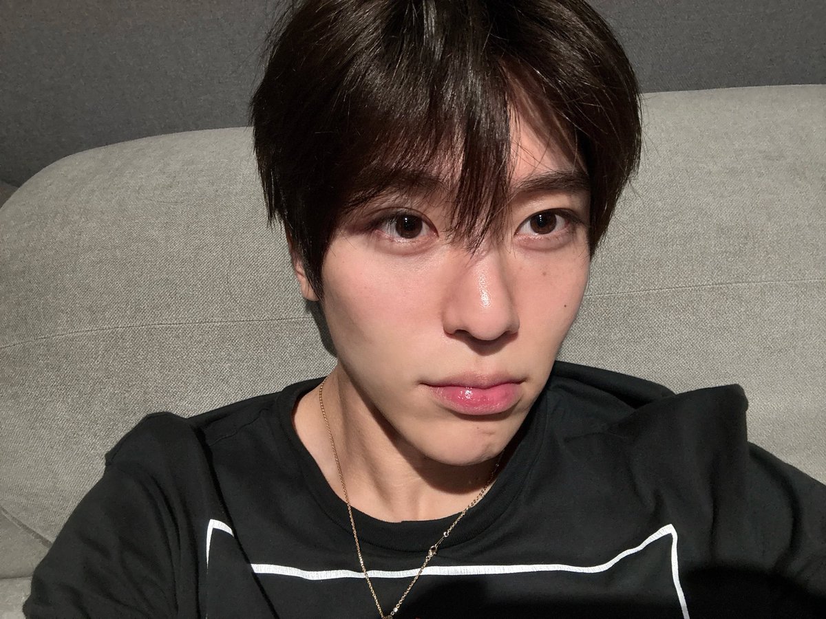 overthesionryo's tweet image. 온이 옷 보니까 이 날인가보다