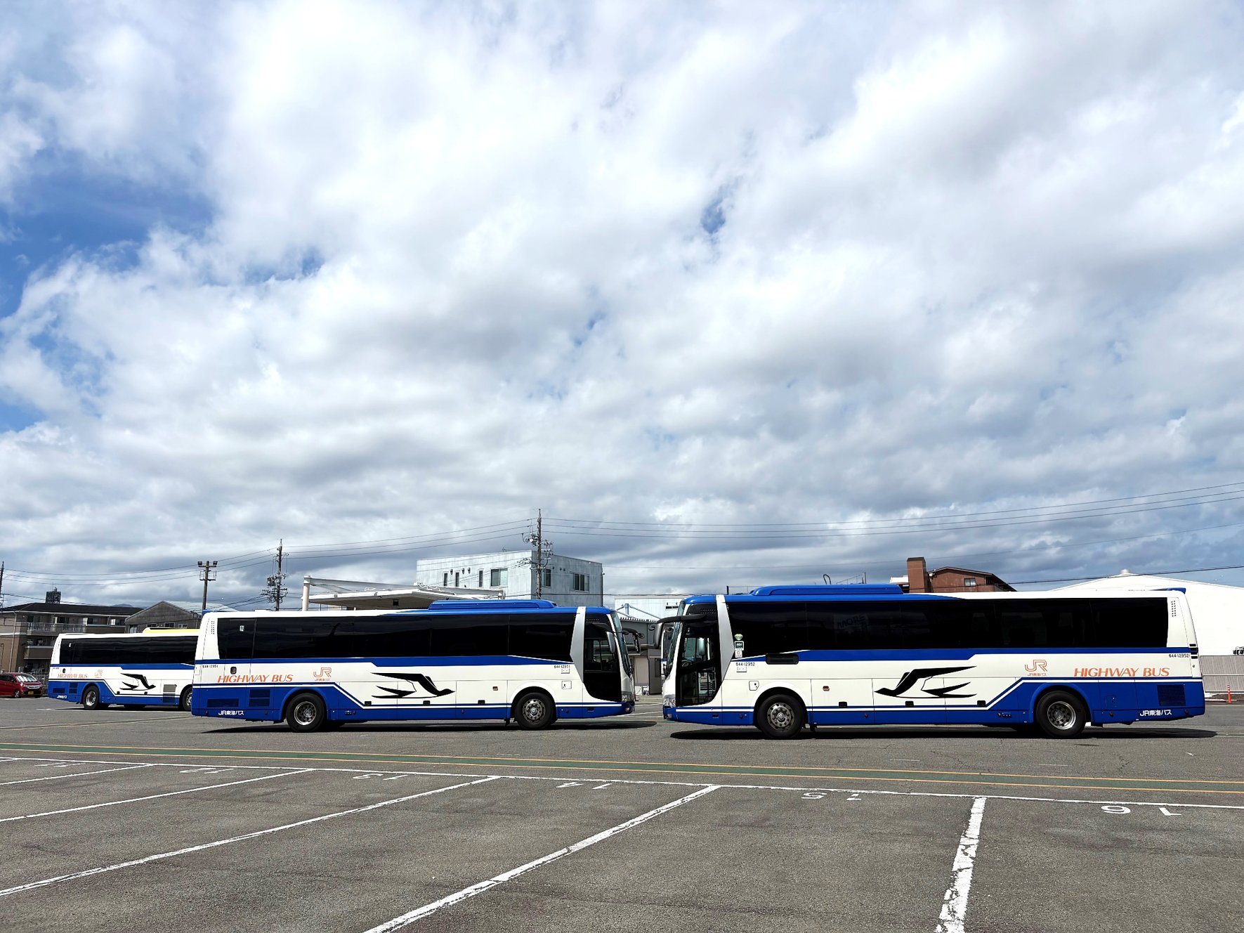JR東海バス非売品 HIGHWAY BUS ロゴ ネクタイピン ケース付き JR東海バス非売品 HIGHWAY BUS ロゴ ネクタイピン ケース付き