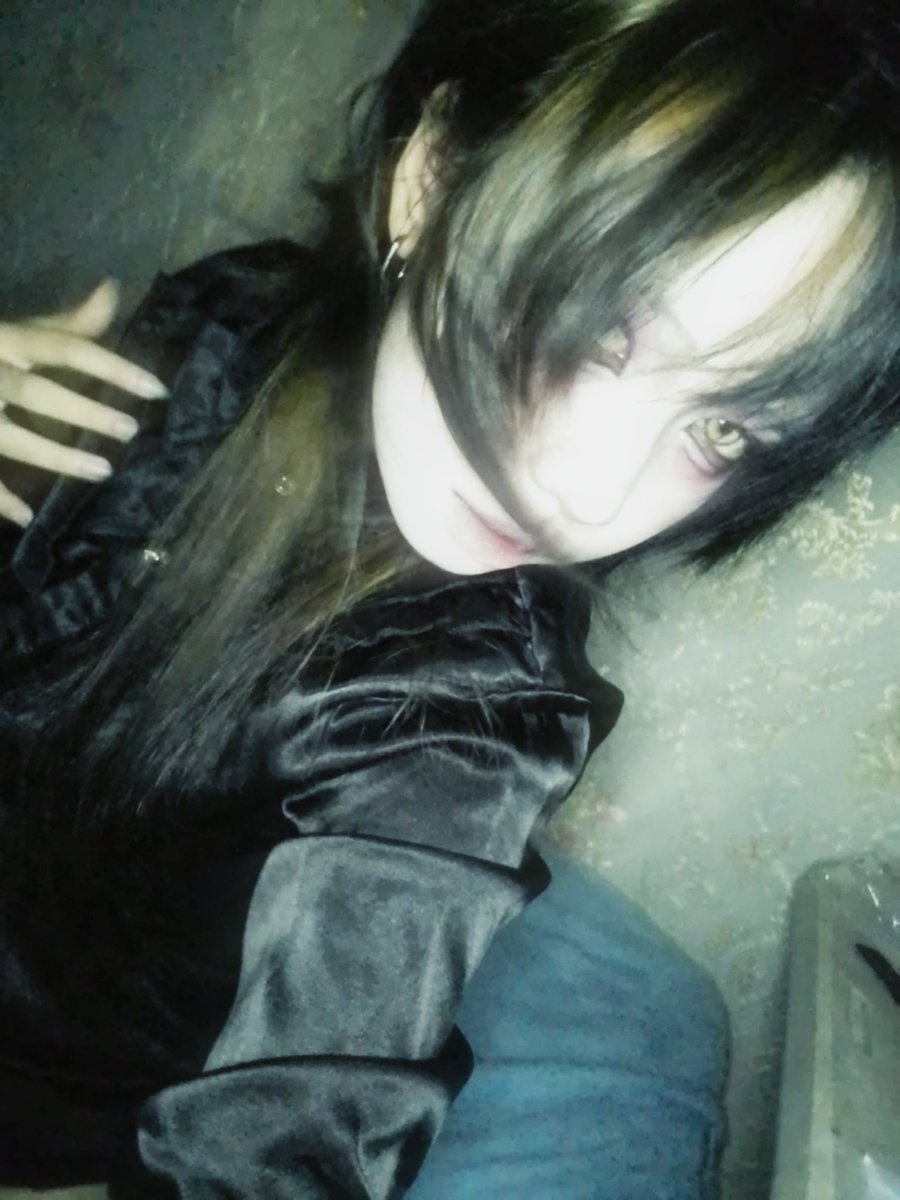 Altcca1's tweet image. New hair :&amp;gt;