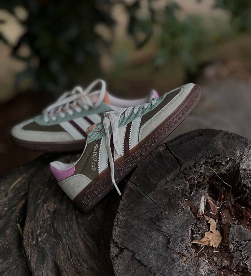 mulindwa872's tweet image. Sneakers
Sizes : 38 to 45
Price : 155k
0702578351