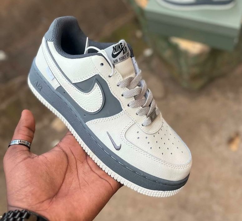 mulindwa872's tweet image. Sneakers
Sizes : 38 to 45
Price : 155k
0702578351
