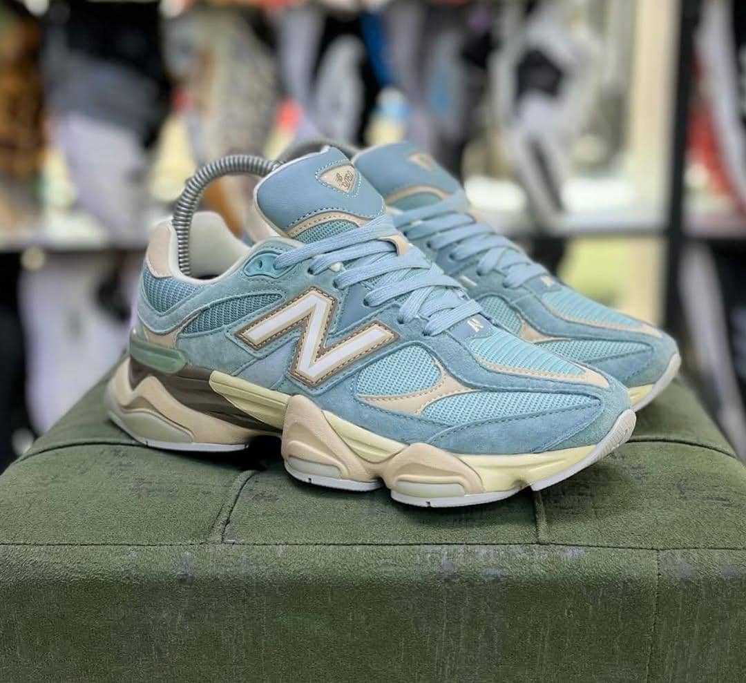 mulindwa872's tweet image. Sneakers
Sizes : 38 to 45
Price : 155k
0702578351