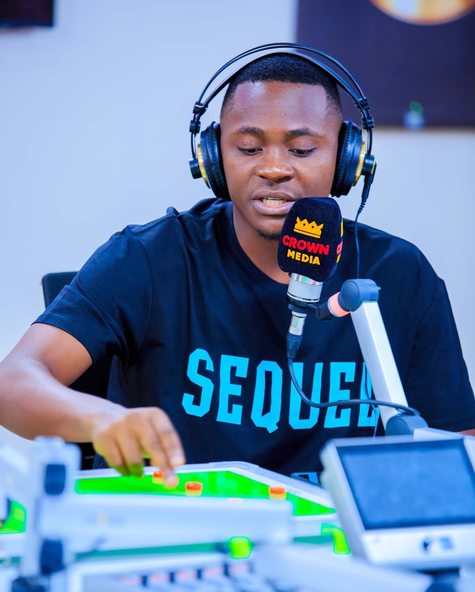 PlanetFutbal's tweet image. &quot;Kwenye uhamisho wa Sowah kwenda Simba,klabu ya Singida haijaingiza hata 100. Sowah amejiunga na Simba bure hii ni baada ya mazungumzo ya Mo na Mlezi wa Singida.Zile habari za 1B ni uongo,Sowah hajauzwa. Ikumbukwe Sowah alikuwa na mkataba wa miaka miwili na Singida&quot;

HANS RAPHAEL