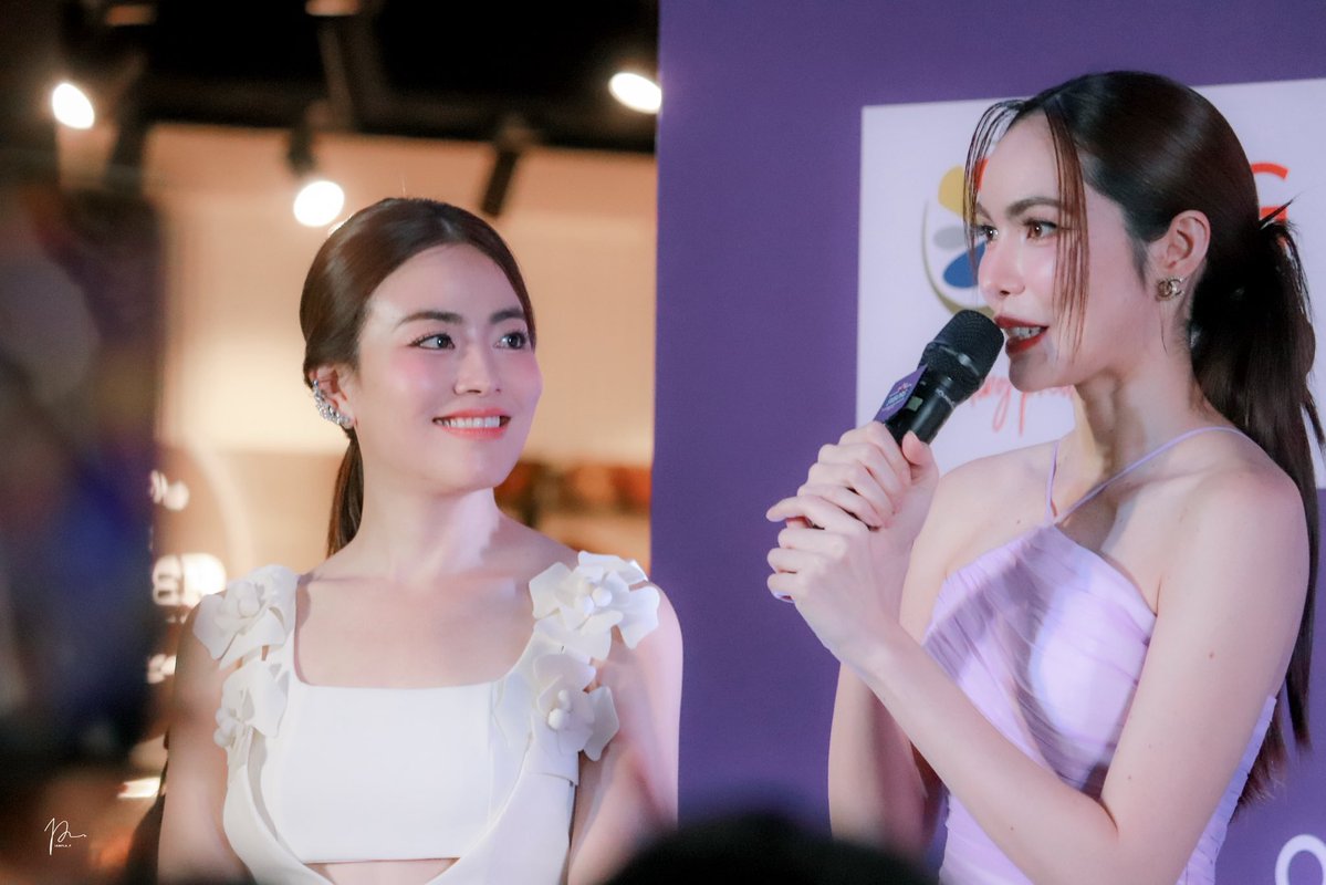iampla_p's tweet image. หวังว่าจะได้เห็นพี่แพรวเป็น MC ที่งานของเจ้าชาล็อตอีกน้าา เมื่อวานสนุกมาก ดีมากก  ❤️