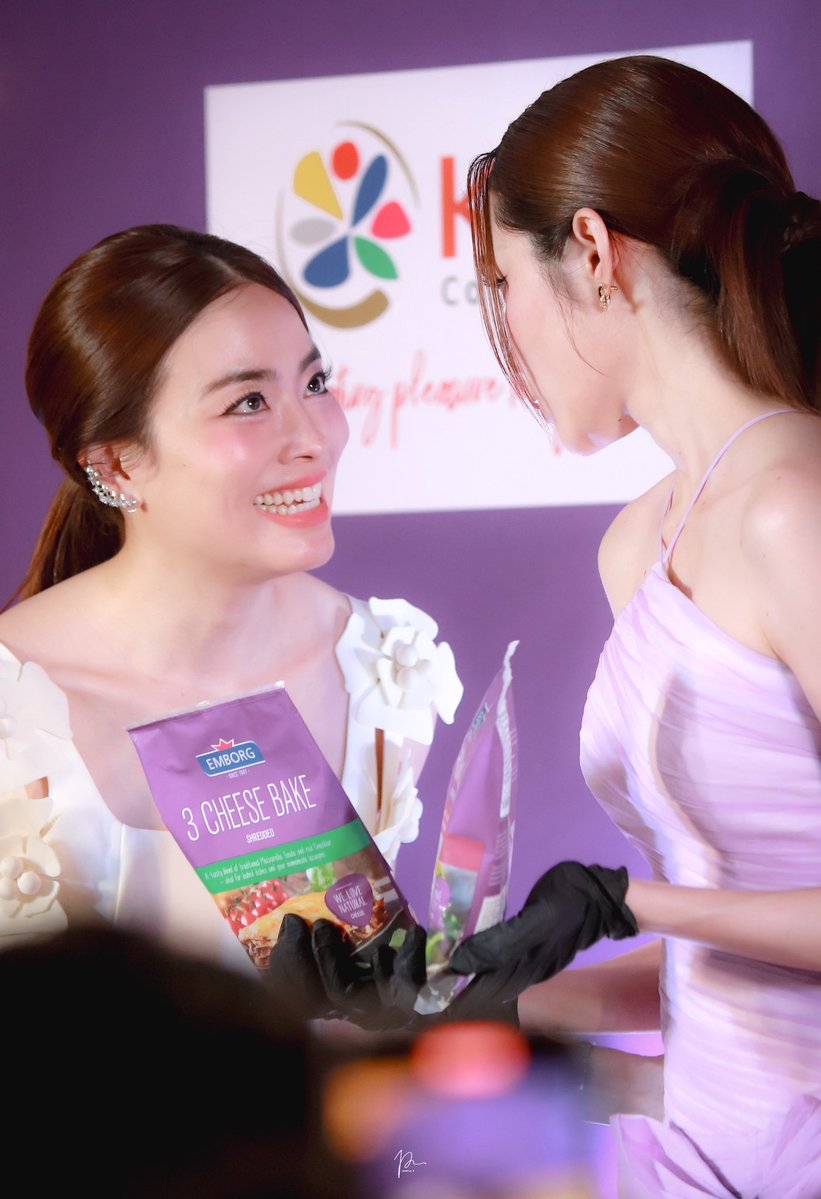 iampla_p's tweet image. หวังว่าจะได้เห็นพี่แพรวเป็น MC ที่งานของเจ้าชาล็อตอีกน้าา เมื่อวานสนุกมาก ดีมากก  ❤️