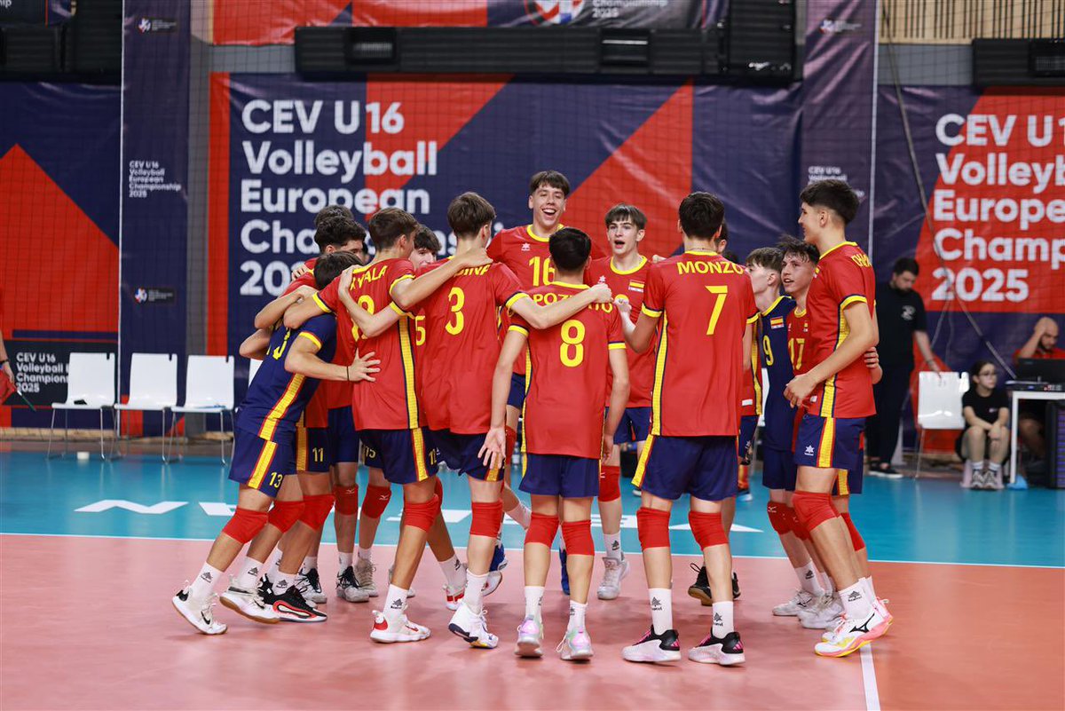 Club Voleibol Guaguas Las Palmas de Gran Canaria (@cvguaguas) on Twitter photo Selecciones - La U16 de España vence a la anfitriona Armenia y hoy jugará contra Rumania.
En el combinado español, que dirige Diego Taboada, juega el grancanario del <a href="/voleysanroque/">Club Voleibol San Roque - Batán</a>, Álvaro Nin, quien luce el dorsal 16 en este Europeo.
Los detalles, en RFEVB.com Selecciones - La U16 de España vence a la anfitriona Armenia y hoy jugará contra Rumania.
En el combinado español, que dirige Diego Taboada, juega el grancanario del <a href="/voleysanroque/">Club Voleibol San Roque - Batán</a>, Álvaro Nin, quien luce el dorsal 16 en este Europeo.
Los detalles, en RFEVB.com