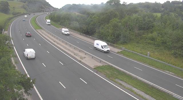 TrafficWalesN's tweet image. Bore da!👋

❗We are currently experiencing technical issues with the Traffic Wales helpline. Pre-recorded messages may be out of date☎

Contact us for travel advice &amp;amp; support⤵
📞0300 123 1213
📧contact@traffic.wales
🐦@TrafficWalesN
🏴facebook.com/TrafficWalesN