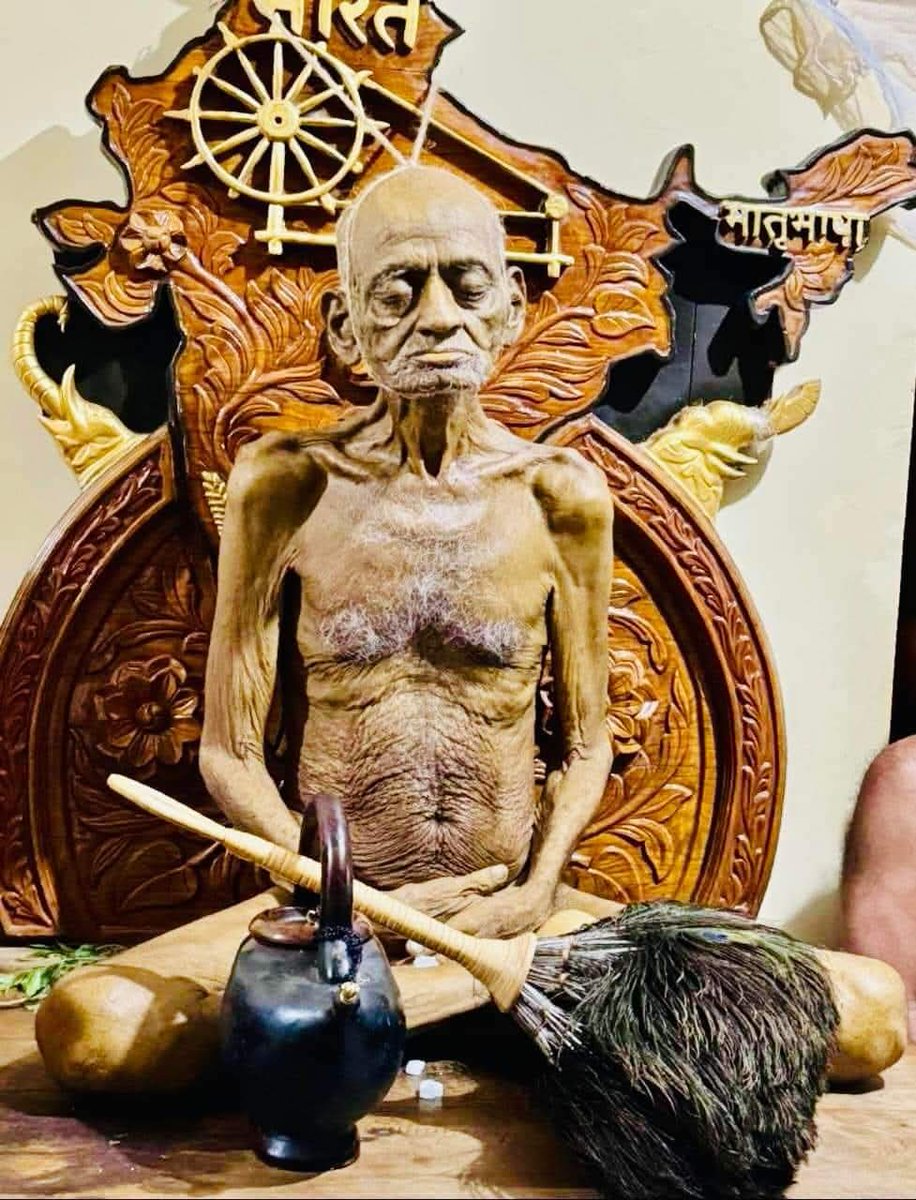 eddiejain_'s tweet image. संथारा (सल्लेखना) आत्मदाह नहीं बल्कि 
&quot;तपपूर्वक&quot; मरण है। #Jainism
