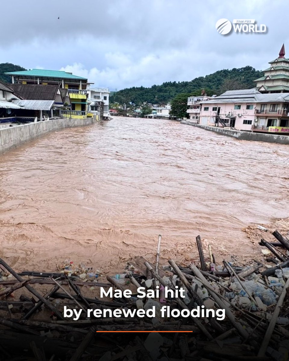 ThaiPBSWorld's tweet image. The Sai River, swollen due to heavy rain in the Shan state of Myanmar, has breached its banks in Mae Sai district in Chiang Rai province, causing widespread flooding in the district’s commercial area and several communities.

This morning, district officials warned that flooding…