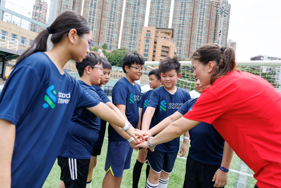 LFCFoundation's tweet image. We were delighted to deliver another memorable experience on the @LFC Tour this time at our @StanChart Soccer Clinic in Hong Kong π