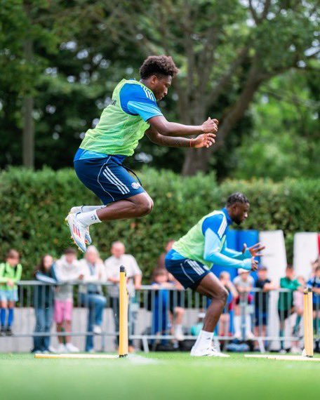TheCoach_2's tweet image. Impatient de voir ce que cette nouvelle saison nous réserve.
Peut être la saison la plus compliqué depuis le rachat du club car cette fois ci nous n’avançons plus masqué. On sera attendu et il faudra maintenir / confirmer le niveau 🔵⚪️
#TrainingRCSA #RCSA #Ligue1