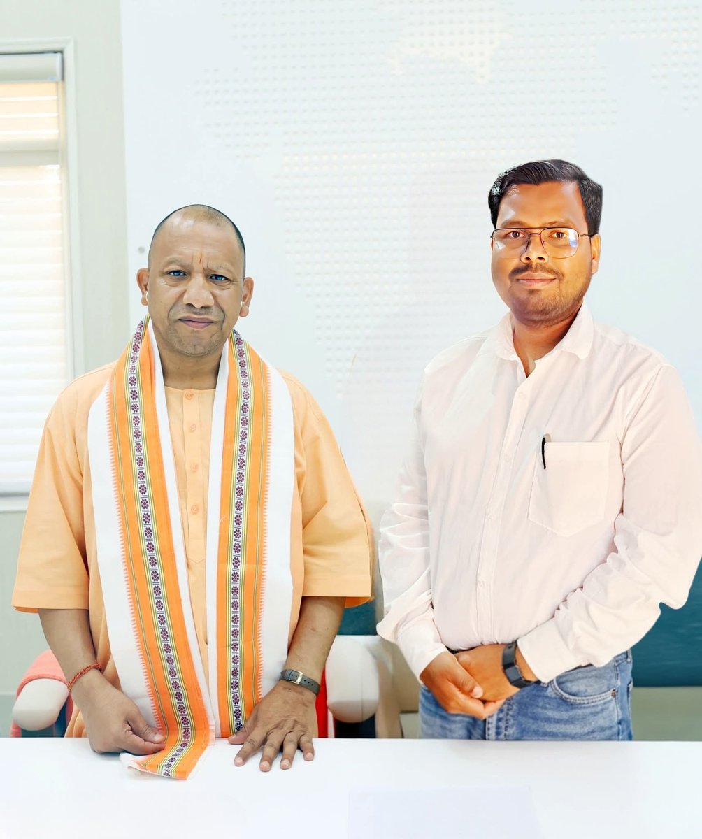 𝐏𝐫𝐚𝐝𝐞𝐞𝐩 𝐊𝐮𝐦𝐚𝐫 BJP (@pradeepjatavbjp) on Twitter photo उत्तर प्रदेश का इतिहास फिर से लिखा गया!
मा० <a href="/myogiadityanath/">Yogi Adityanath</a> जी ने 8 वर्ष 132 दिन का कार्यकाल पूरा कर
गोविंद बल्लभ पंत जी का रिकॉर्ड तोड़ा।
यह “योगी युग” है — सुरक्षा, सुशासन और सनातन संस्कृति का प्रतीक।
🚩 जय श्री राम 🚩
#NarendraModi #yogiAdityanath #Pradeepjatavbjp #RSS उत्तर प्रदेश का इतिहास फिर से लिखा गया!
मा० <a href="/myogiadityanath/">Yogi Adityanath</a> जी ने 8 वर्ष 132 दिन का कार्यकाल पूरा कर
गोविंद बल्लभ पंत जी का रिकॉर्ड तोड़ा।
यह “योगी युग” है — सुरक्षा, सुशासन और सनातन संस्कृति का प्रतीक।
🚩 जय श्री राम 🚩
#NarendraModi #yogiAdityanath #Pradeepjatavbjp #RSS
