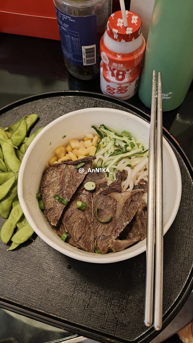 Makan siang yaa moots ku sayang 🥰.
Kalian mam apa?