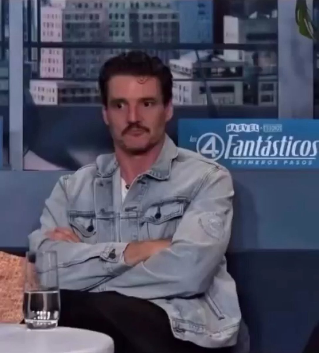 pedrospascall's tweet image. spot the difference