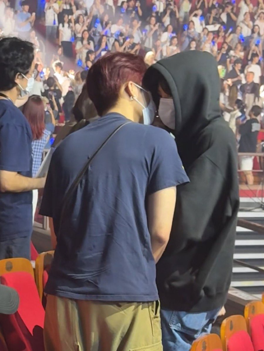 Nakegaim's tweet image. จองอูแพ้เสียงในหัวหรอ