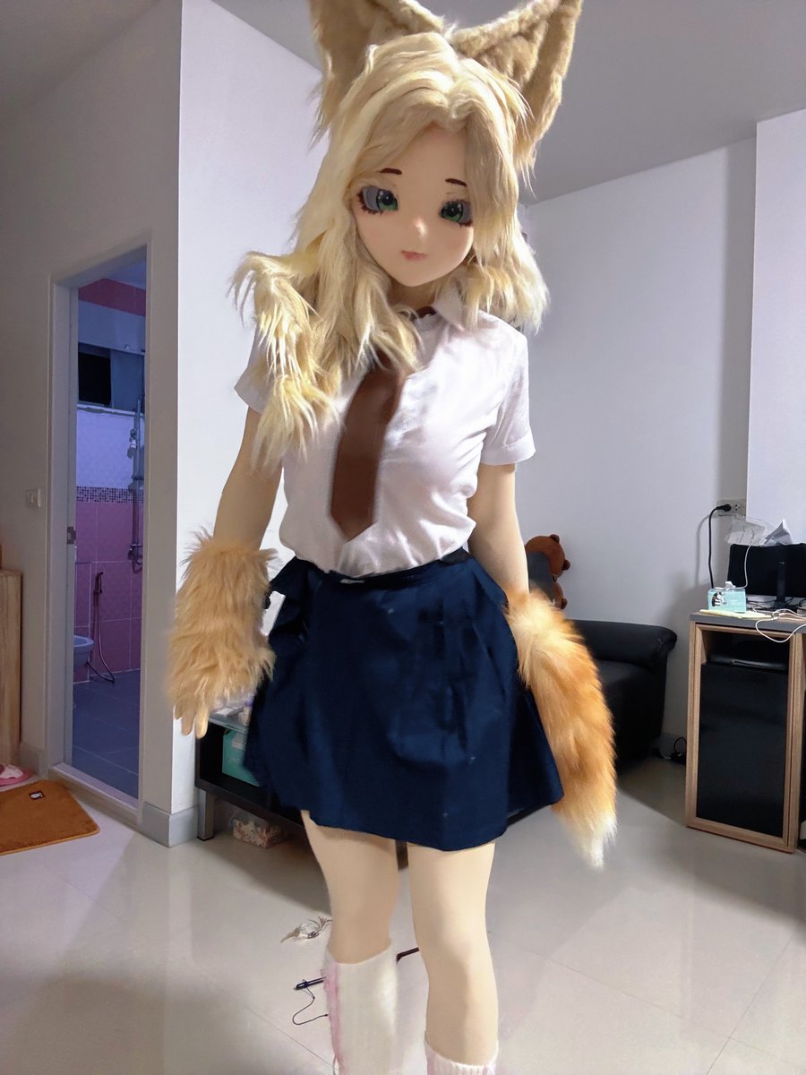 the_aurorax's tweet image. school uniform 👄