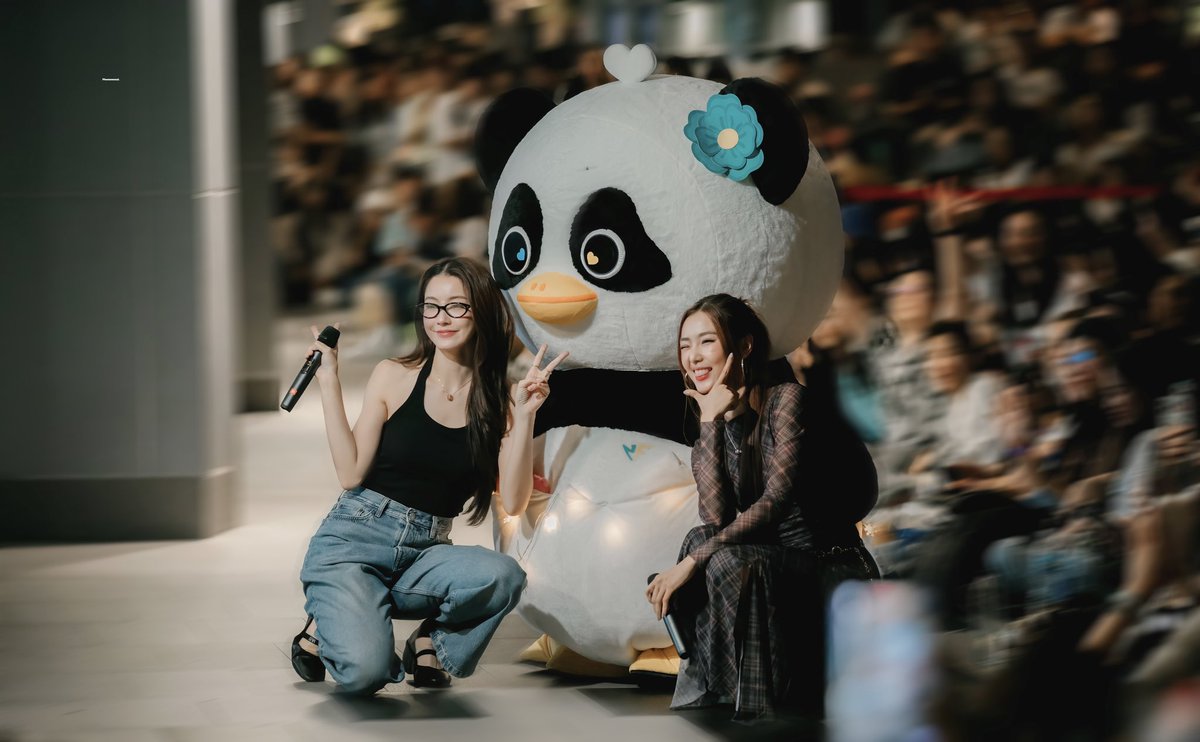 PHENOMENAL504's tweet image. 🤍❤️🩹🐼🐣
#มหกรรมนิยายนานาชาติ2025xNF
#NamtanFilm #น้ำตาลฟิล์ม