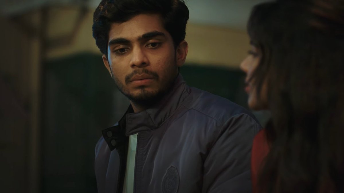 Aneesh_98's tweet image. #Lokah – Chapter 1 Teaser: Promising a high-stakes action and emotional drama, The visuals promise a cinematic experience !🙌
#KalyaniPriyadarshan and #Naslen playing the lead roles !🙌
Kalyani's character in superhero attire fighting a group of armed soldiers !🙌
Onam Release