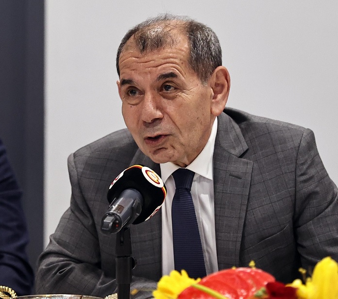 Dursun Özbek: "Galatasaray tarihinde bir ilki yaşıyoruz. Uzun bir süreden sonra bu bir ilk. Yeni sezona sıfır borçla giriyoruz. Oyuncuların alacağı yok, vergi borcu yok. Ayrıca hiçbir kuruma karşı da borcumuz yok. Bu Galatasaray için bir milattır." (Sabah)