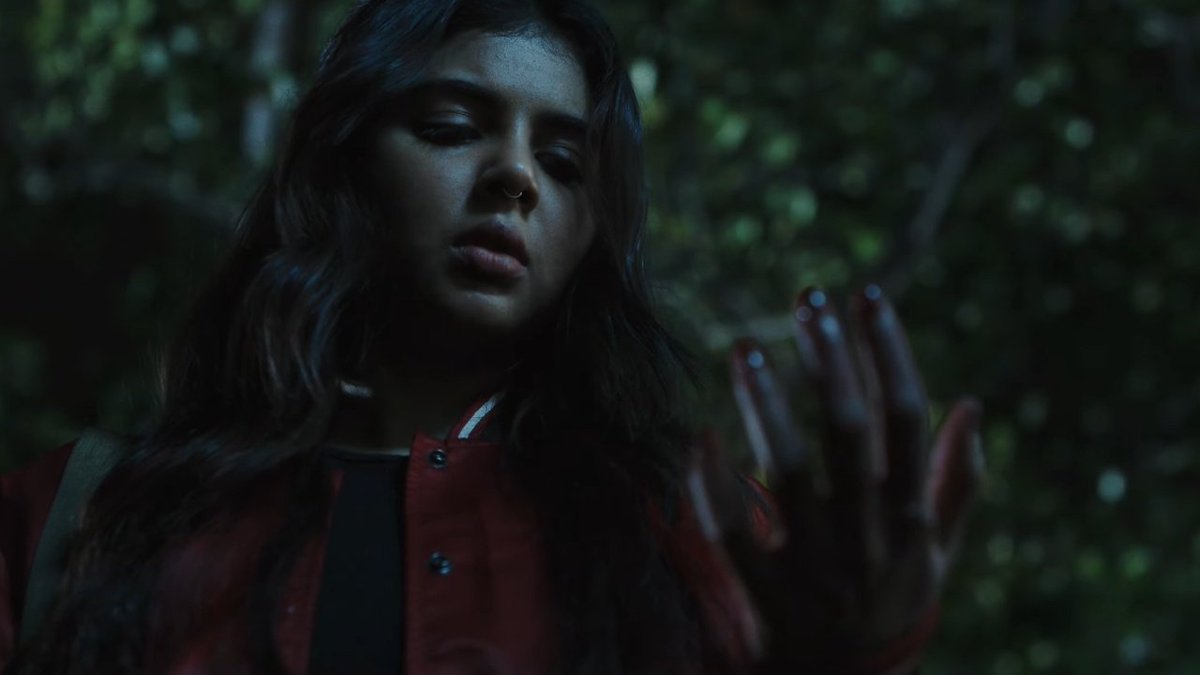 Aneesh_98's tweet image. #Lokah – Chapter 1 Teaser: Promising a high-stakes action and emotional drama, The visuals promise a cinematic experience !🙌
#KalyaniPriyadarshan and #Naslen playing the lead roles !🙌
Kalyani's character in superhero attire fighting a group of armed soldiers !🙌
Onam Release