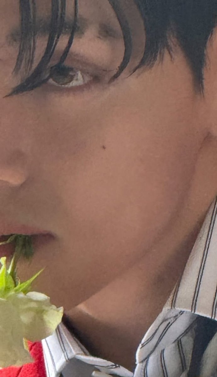 k4dvr's tweet image. can&apos;t ever shut up about how beautiful he is like he&apos;s actually unreal the kind of face that was hand crafted with love to inspire awe in people&apos;s souls literally aphrodite&apos;s favorite son