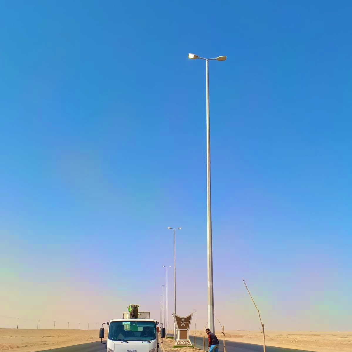 ummkhonsar's tweet image. #صور
#بلدية_أم_خنصر تواصل أعمالها الميدانية في إصلاح وصيانة أعمدة الإنارة بعدد من المواقع ضمن نطاقها الإشرافي، بهدف رفع مستوى السلامة وتحسين جودة الحياة.
#أمانة_منطقة_الحدود_الشمالية
#بلدية_أم_خنصر