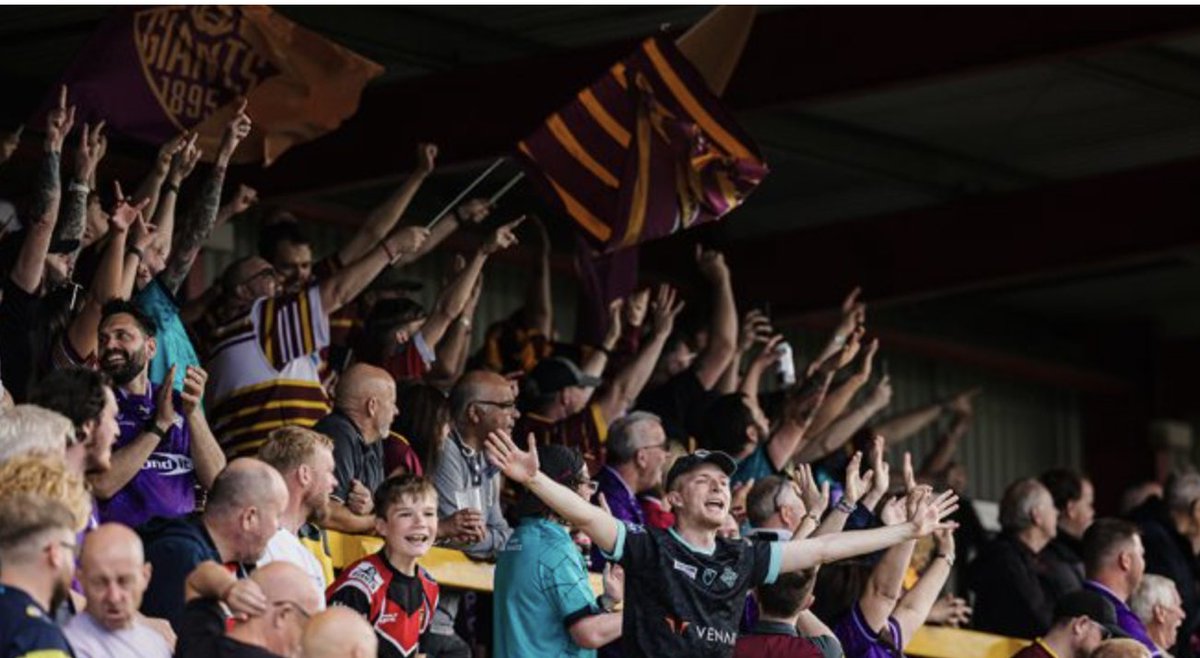 leagueexpress's tweet image. Wakefield break attendance record as Wigan and Hull FC also impress.
totalrl.com/super-league-a…