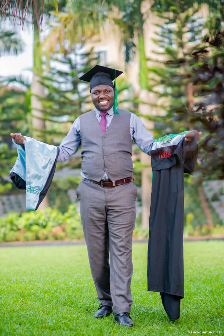 nextmediaug's tweet image. Congratulations, @adam_kungu!

Our very own Senior Political Talk Show Host graduated with a Master of Science in Mass Communication (MSc. MC) from @kiuvasity!
Your dedication continues to inspire, keep up the Transformer spirit. 

#NextMediaUG