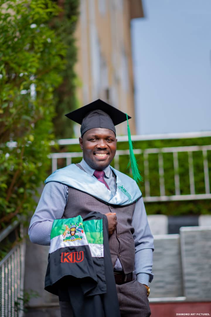nextmediaug's tweet image. Congratulations, @adam_kungu!

Our very own Senior Political Talk Show Host graduated with a Master of Science in Mass Communication (MSc. MC) from @kiuvasity!
Your dedication continues to inspire, keep up the Transformer spirit. 

#NextMediaUG